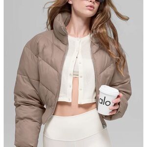 ALO Yoga cropped atmosphere puffer size medium new with tags